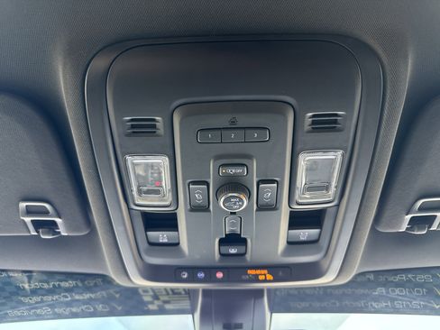 Used 2021 GMC Yukon SLT w/ SLT Premium Package image 27