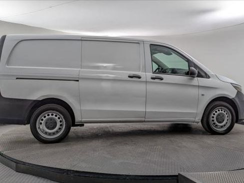 Used 2020 Mercedes-Benz Metris image 9
