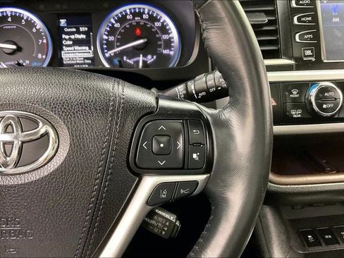 Used 2019 Toyota Highlander Limited Platinum image 24