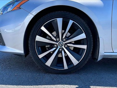 Used 2019 Nissan Altima 2.5 SR w/ SR Premium Package FWD image 2