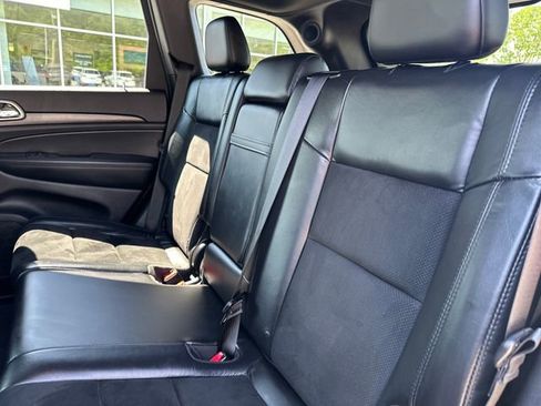 Used 2018 Jeep Grand Cherokee Altitude AWD/4WD image 35