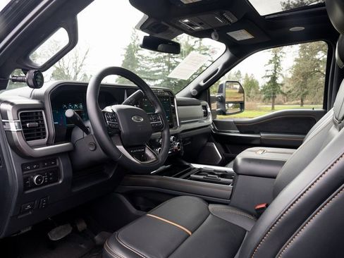 Used 2024 Ford F250 Platinum image 7