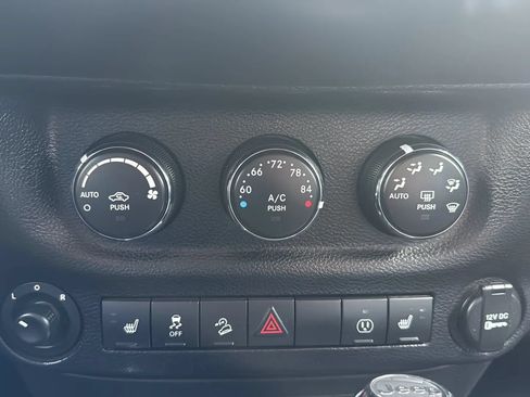 Used 2014 Jeep Wrangler Unlimited Sahara w/ Max Tow Package AWD/4WD image 26
