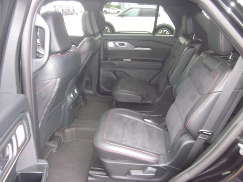 Used 2025 Ford Explorer ST w/ Sun And Sound Package AWD/4WD image 13