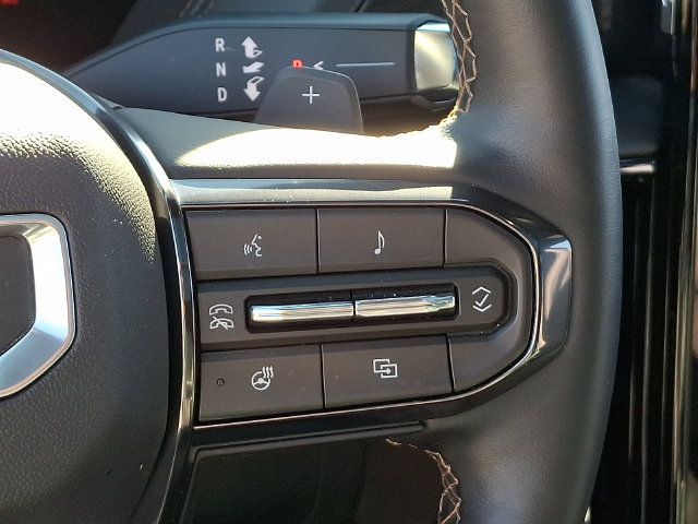 Used 2026 GMC Yukon AT4 AWD/4WD image 8