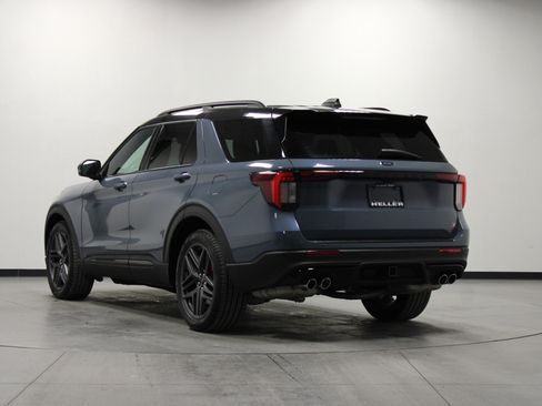 Used 2025 Ford Explorer ST image 6