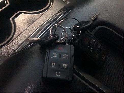 Used 2019 Chevrolet Suburban LT RWD image 26