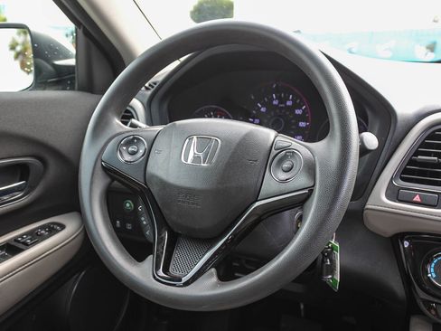 Used 2019 Honda HR-V LX image 16