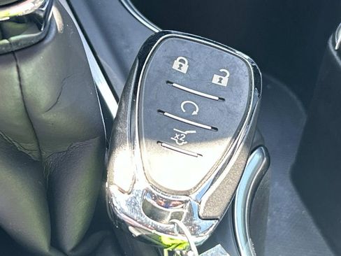 Used 2022 Chevrolet Equinox LT image 39