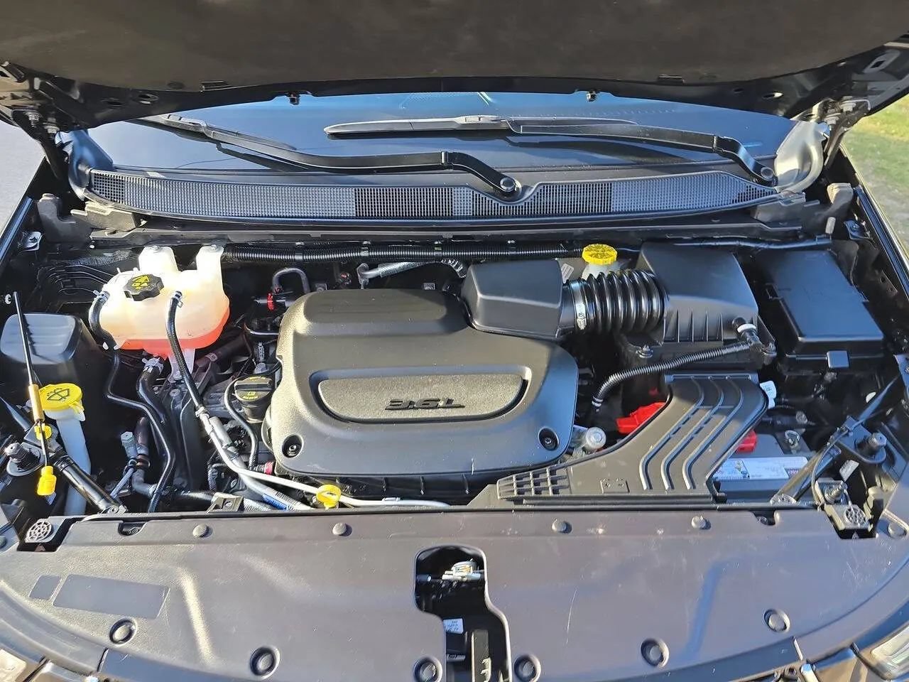 Used 2023 Chrysler Pacifica Touring-L FWD image 23