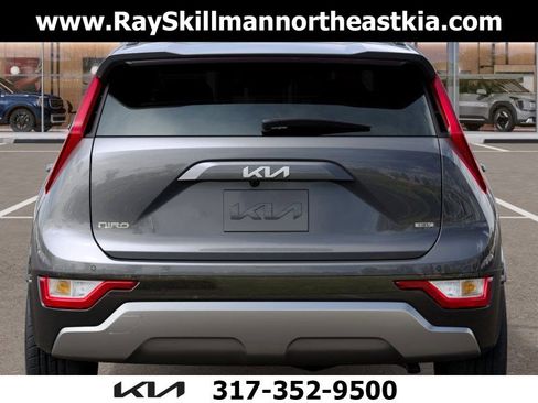 New 2025 Kia Niro EX Touring image 13