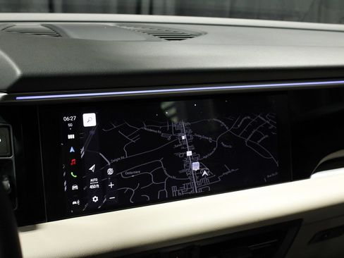 Certified 2025 Porsche Macan 4 Electric AWD/4WD image 31