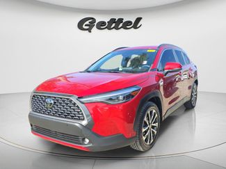 Used 2022 Toyota Corolla Cross XLE video 1