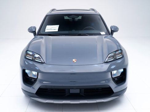 New 2025 Porsche Macan 4S Electric image 6