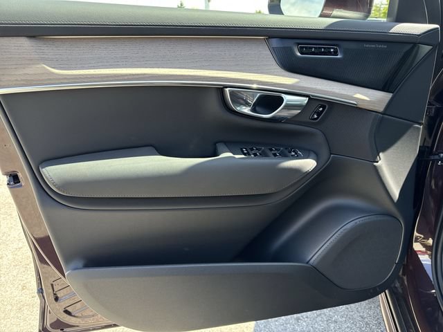 New 2026 Volvo XC90 T8 Plus w/ Protection Package Premier AWD/4WD image 23
