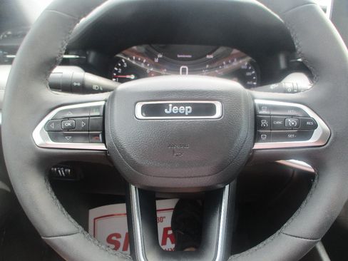 Used 2025 Jeep Compass Limited AWD/4WD image 10