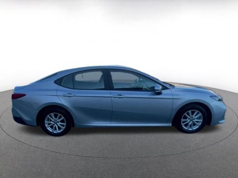 Used 2025 Toyota Camry LE image 16