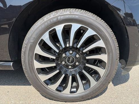 Used 2022 Lincoln Navigator Black Label AWD/4WD image 31