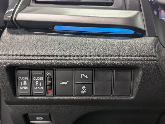 Used 2026 Honda Odyssey Touring image 13