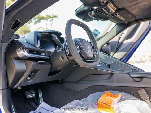 Used 2025 Chevrolet Corvette Stingray Premium Conv w/ Z51 Performance Package image 27