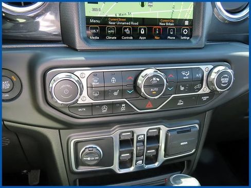 Used 2023 Jeep Wrangler Unlimited Sahara AWD/4WD image 19