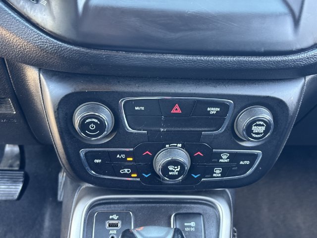 Used 2018 Jeep Compass Latitude w/ Popular Equipment Group FWD image 24