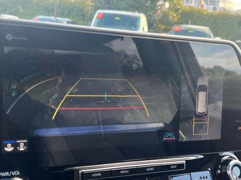 Used 2022 Toyota Highlander Limited image 23