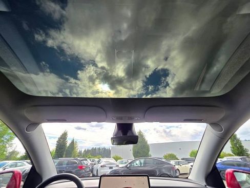 Used 2024 Tesla Model Y Performance AWD/4WD image 23