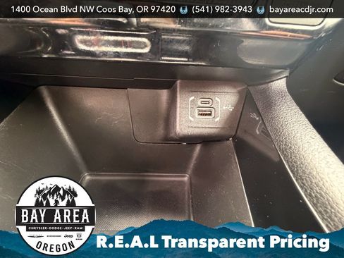 Used 2024 Jeep Compass Trailhawk w/ Trailhawk Elite Group AWD/4WD image 18
