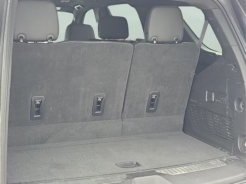 Certified 2025 GMC Yukon Denali image 8