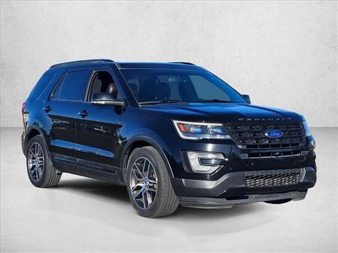 Used 2016 Ford Explorer Sport w/ Equipment Group 401A AWD/4WD image 3