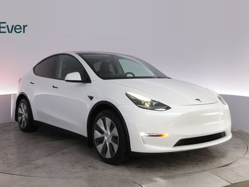 Used 2023 Tesla Model Y Long Range AWD/4WD image 13