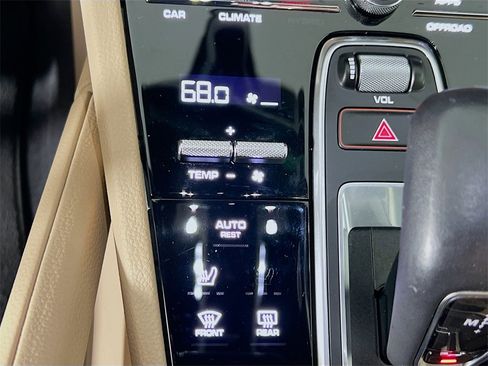 Certified 2023 Porsche Cayenne image 18