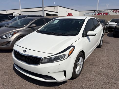 Used 2017 Kia Forte LX FWD image 4