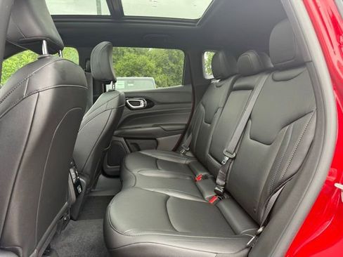 New 2025 Jeep Compass Limited w/ Sun & Sound Group image 9