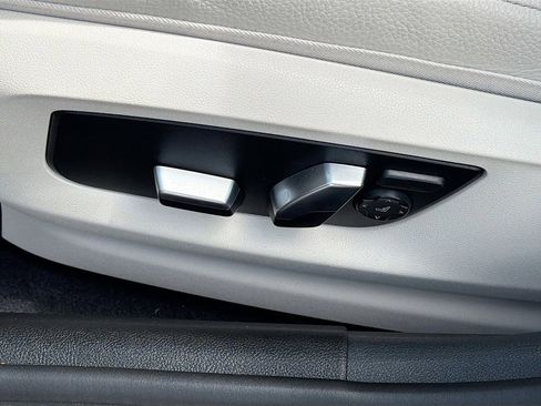 Used 2021 BMW 540i w/ Premium Package RWD image 25