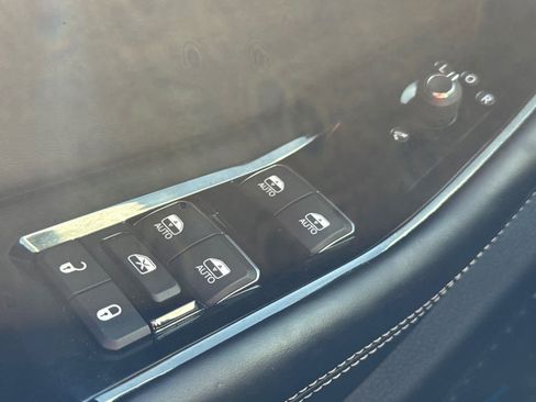 Used 2023 Jeep Grand Cherokee Overland w/ MOPAR Finishing Package image 24