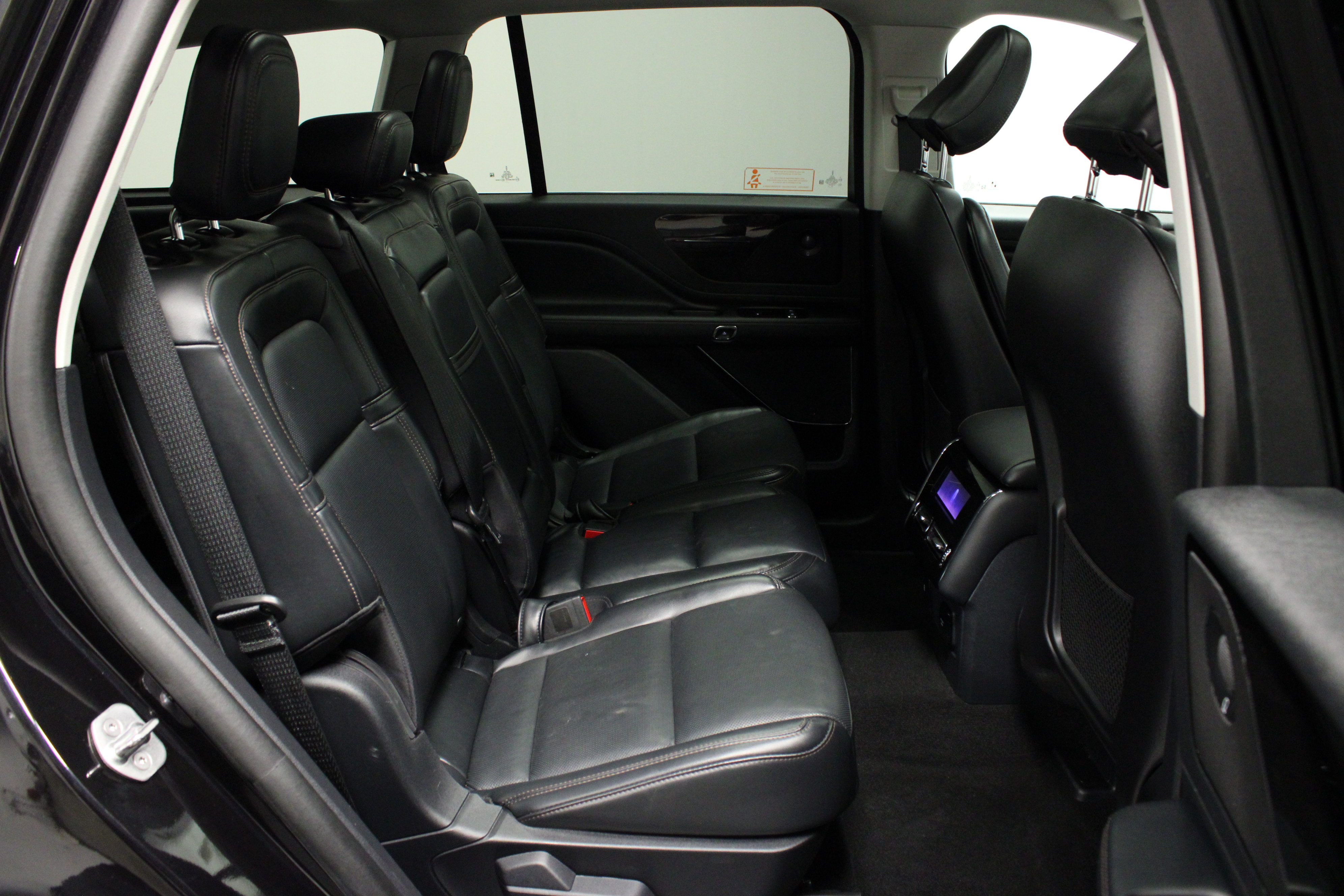 Used 2025 Lincoln Aviator Reserve AWD/4WD image 16