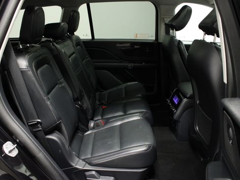 Used 2025 Lincoln Aviator Reserve image 16