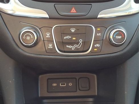 Used 2019 Chevrolet Equinox LT FWD image 19