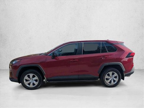 Used 2022 Toyota RAV4 LE image 9