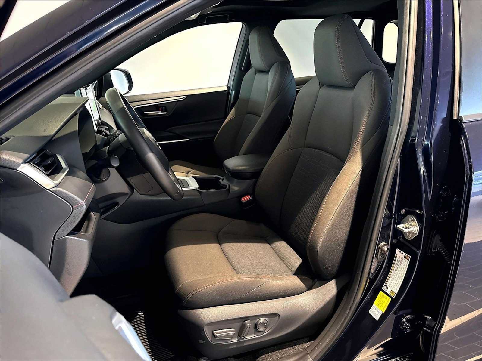 Used 2024 Toyota RAV4 SE w/ Weather & Moonroof Package AWD/4WD image 8