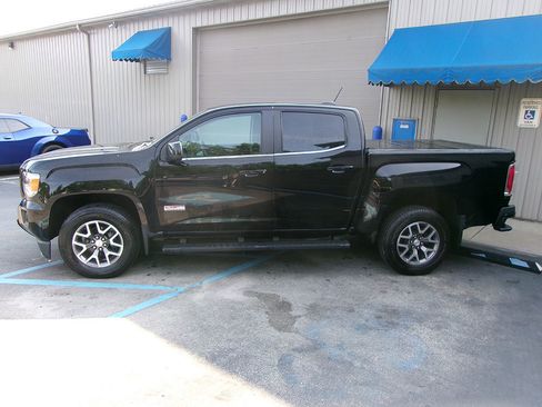 Used 2020 GMC Canyon All Terrain w/ Trailering Package image 3