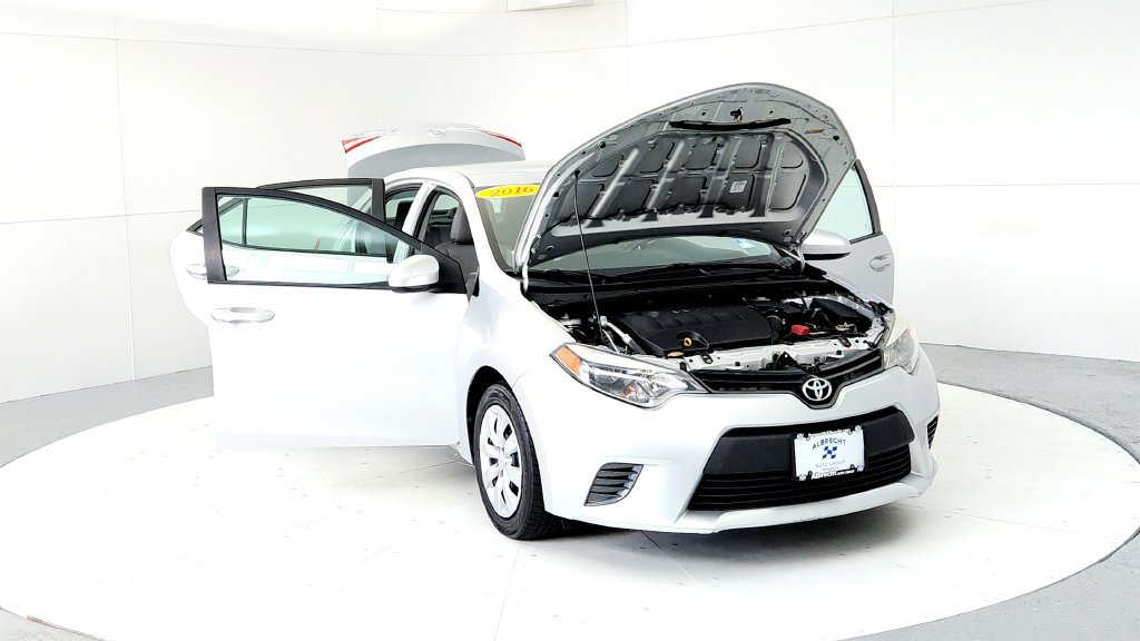 Used 2016 Toyota Corolla LE FWD image 9