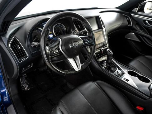 Used 2019 INFINITI Q60 3.0t Luxe w/ Essential Package image 2