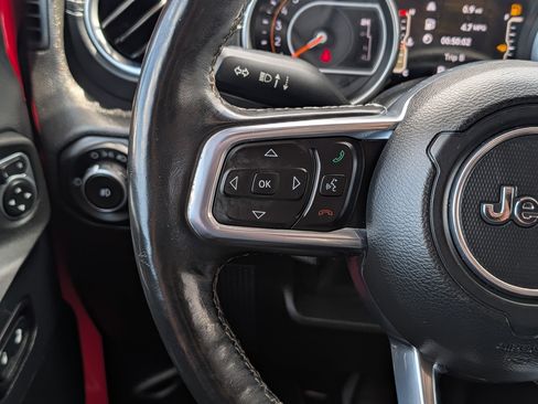Used 2018 Jeep Wrangler Unlimited Sahara AWD/4WD image 24