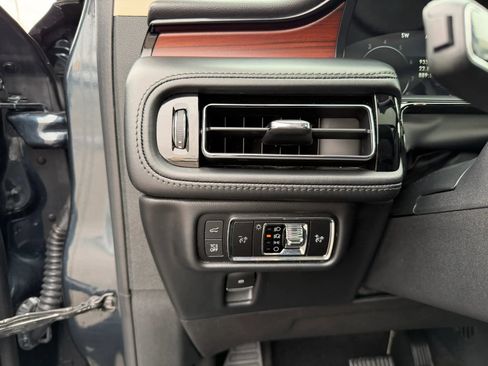 Used 2023 Lincoln Nautilus Reserve image 26