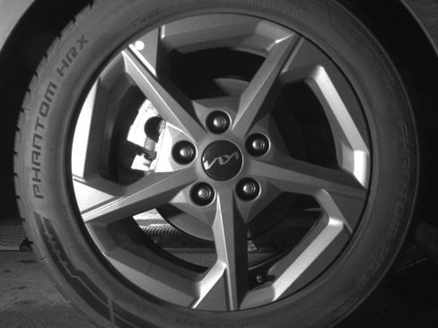 Used 2025 Kia K4 LXS image 15