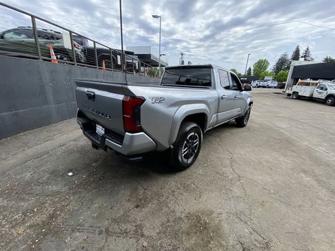 Used 2025 Toyota Tacoma TRD Sport AWD/4WD image 6