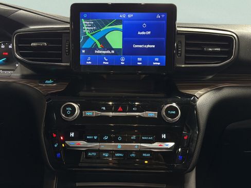 Used 2021 Ford Explorer Limited w/ Equipment Group 301A image 23